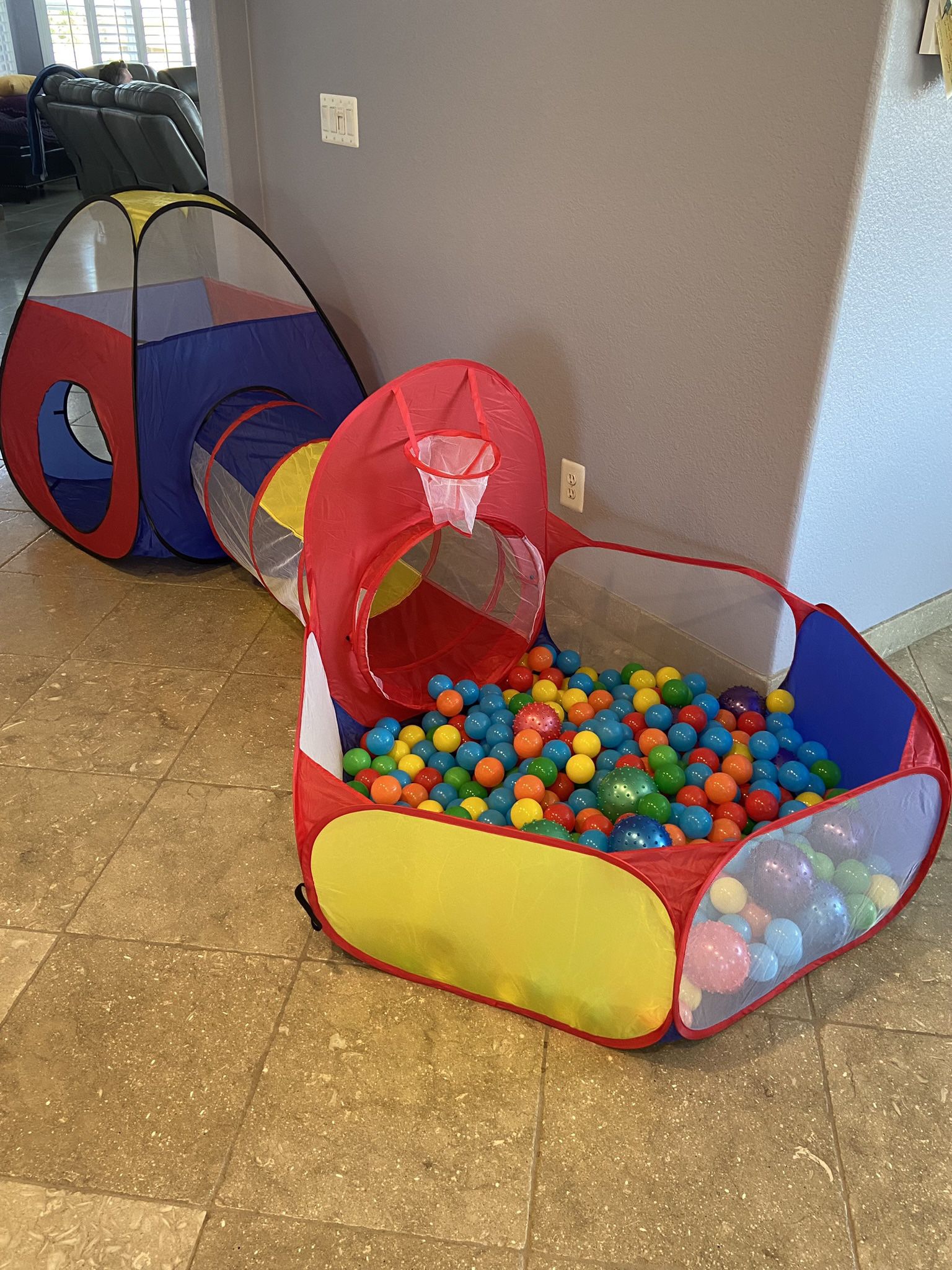 3 in 1 Kids Play Tent/Ball Pit  with 200+ balls and 2 IKEA storage baskets