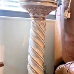 Capodimonte Pedestal And Vase