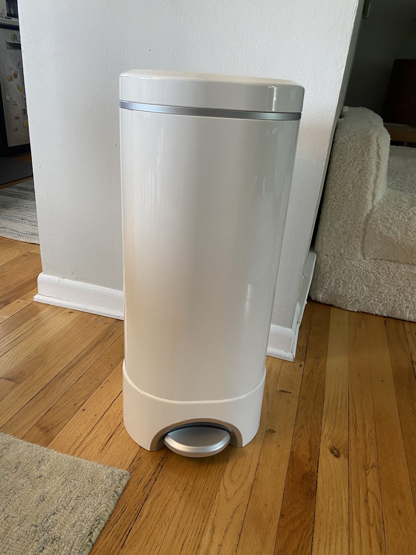 Munchkin Diaper Pail
