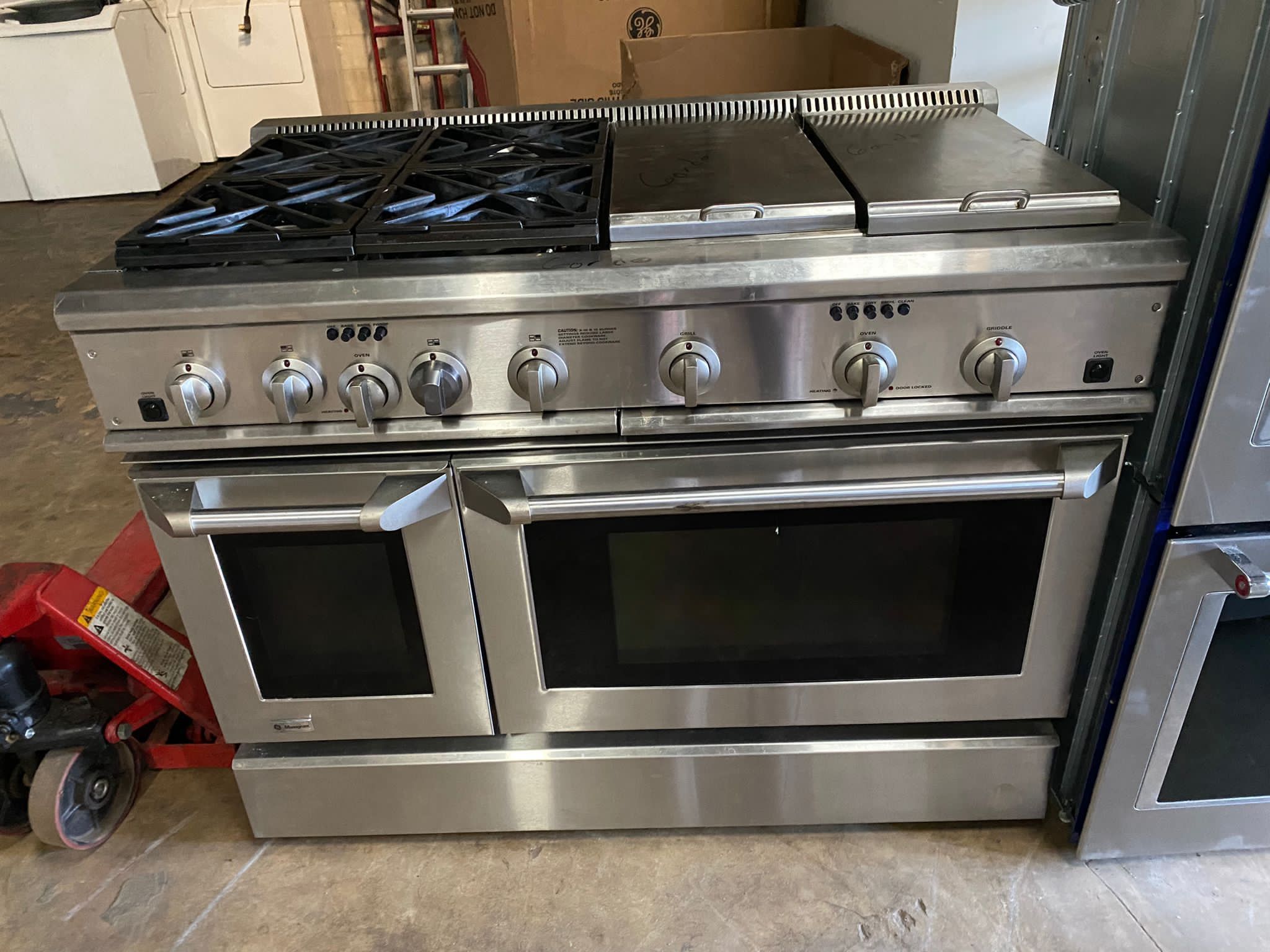 GE Monogram® 48" Dual-Fuel Professional Range with 4 Burners, Grill, and Griddle (Natural Gas) ZDP48N4GHSS