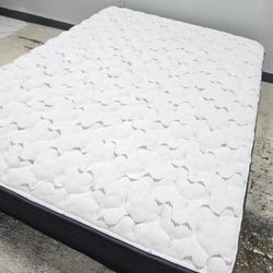 Queen Sizes Mattress And Box Spring 