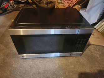 GE 1050 WATT MICROWAVE