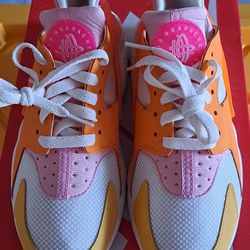 NEW IN BOX SZ 9: Women's Nike Air Huarache Summit Wht/Hyper Pink-Solar Flare