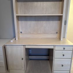 Desk With Bookshelf Hutch