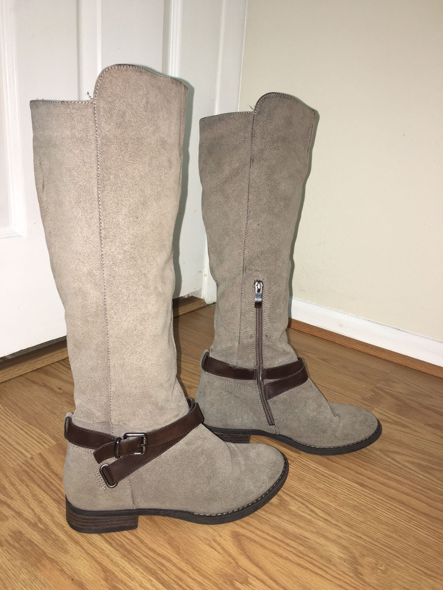 Women’s Boots size 7 