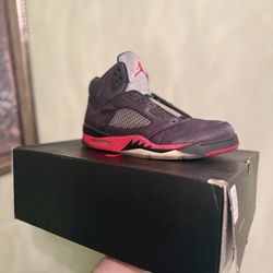 Jordan 5’s Satin Black used 10.5 OFFER YOUR PRICE