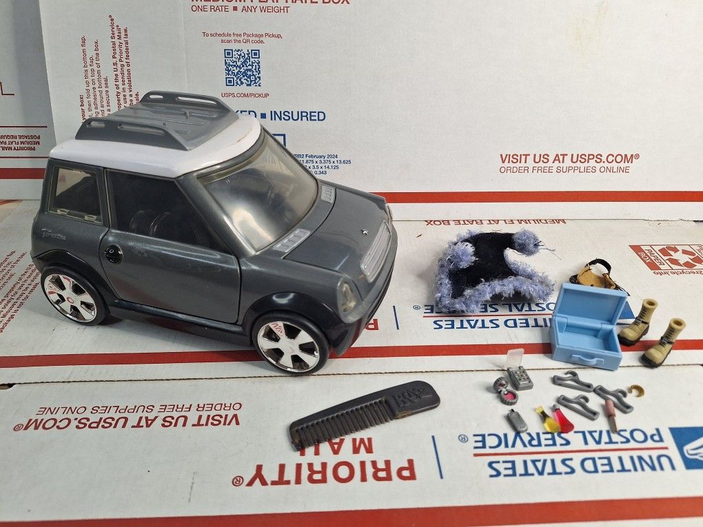 MGA Rare 2003 Lil Bratz Mini Coupe w/ Accessories for Lil' Bratz Dolls