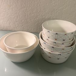 A cute dining set for solo