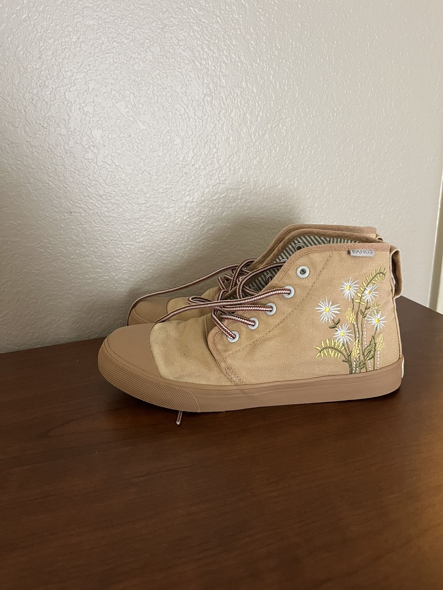 BANGS Embroidery Canvas Shoes