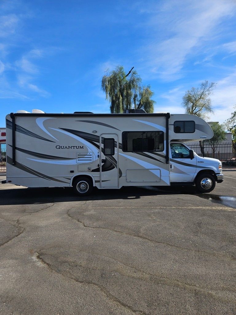 2017 Thor Quantum RS26