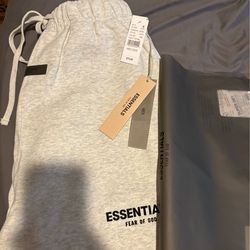 Medium essentials shorts light oatme color