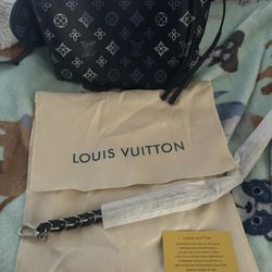 louis vuitton bella bag for Sale in Houston, TX - OfferUp