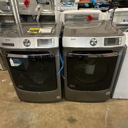 Brand New Maytag Mega Cepacity Big Load Washer And Dryer Set