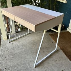 Cute Desk with Drawers and Under-top Storage