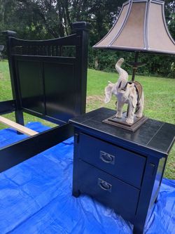 Twin bedroom set dresser mirror bed side table