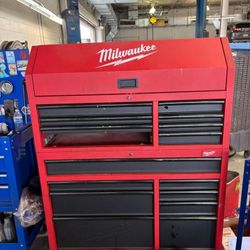 Milwaukee 46 Inch Top And Bottom Rolling Toolbox 