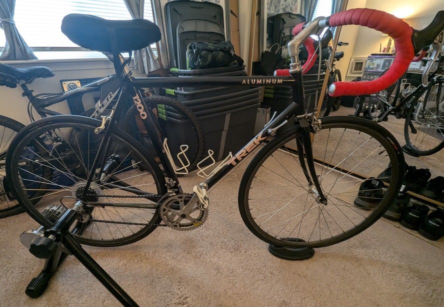 Trek 1200 , Sportneer Trainer, & Hyper Mountain Bike