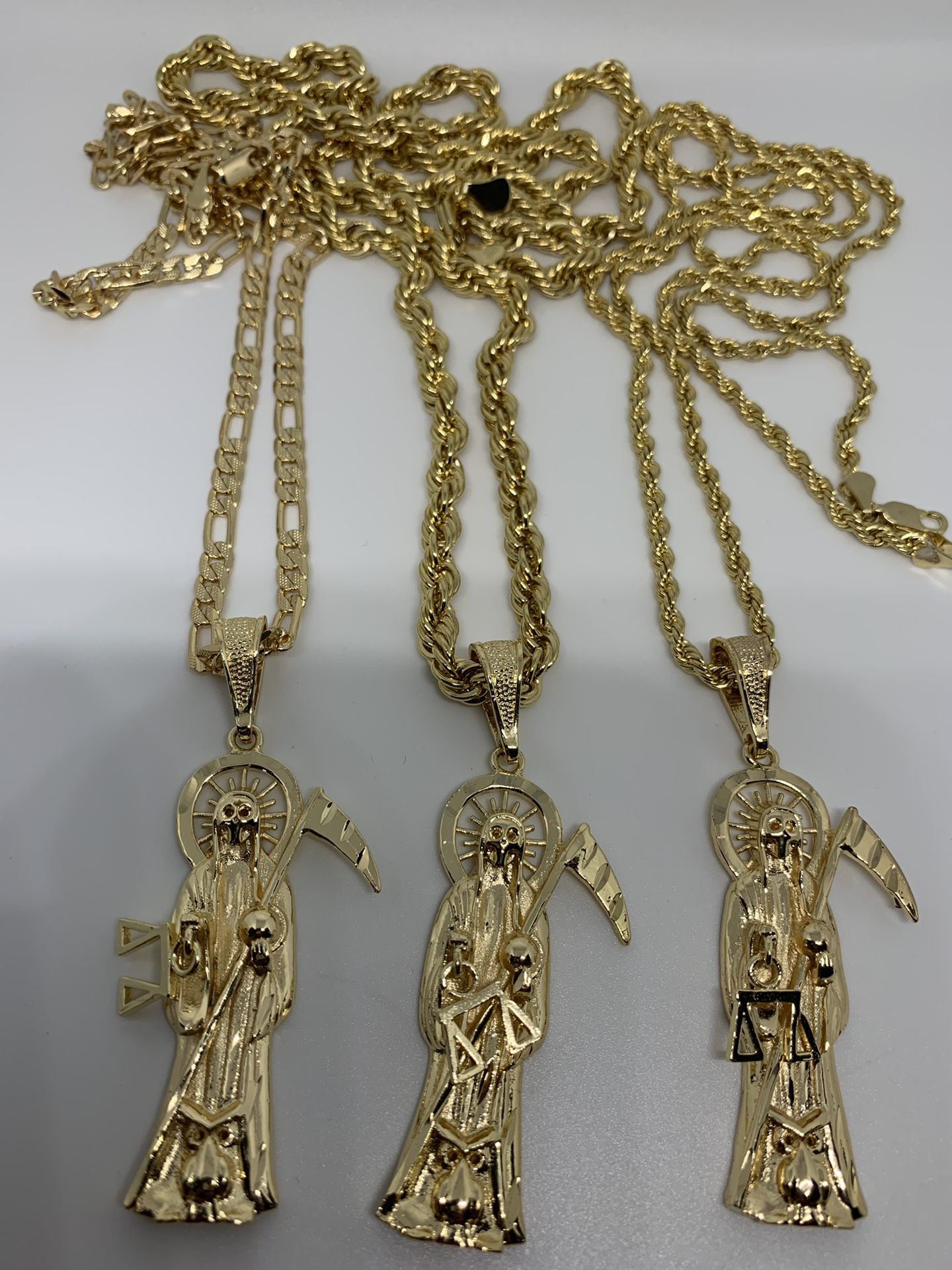 Aretes De Oro Laminado Brasileño Chapado D Oro 18k for Sale in Los Angeles,  CA - OfferUp