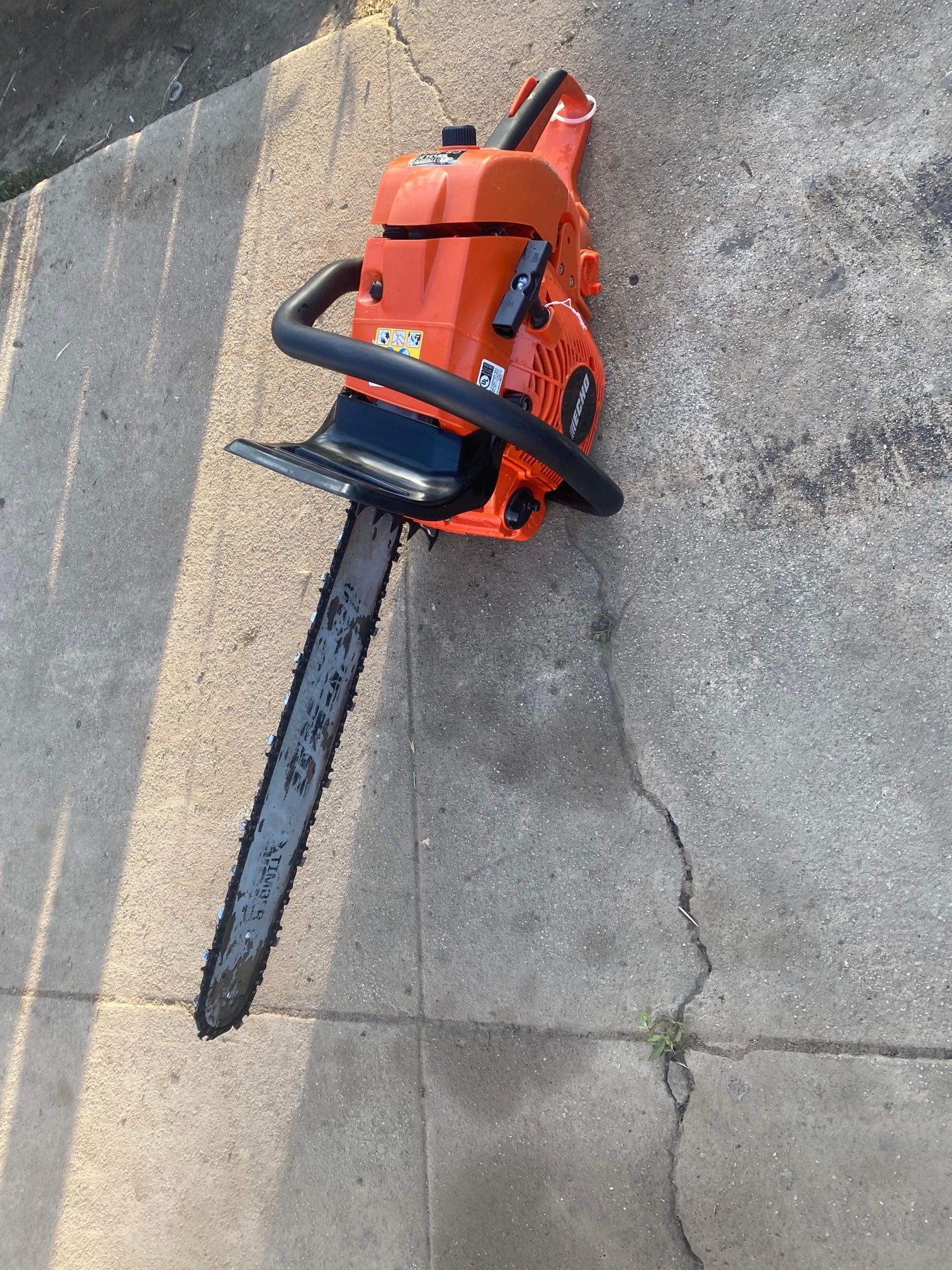 thumbnail image 2 of ECHO CS-590 Timber Wolf 59.8cc 2-Cycle Gas Chainsaw With 20-Inch Bar 2 of 4