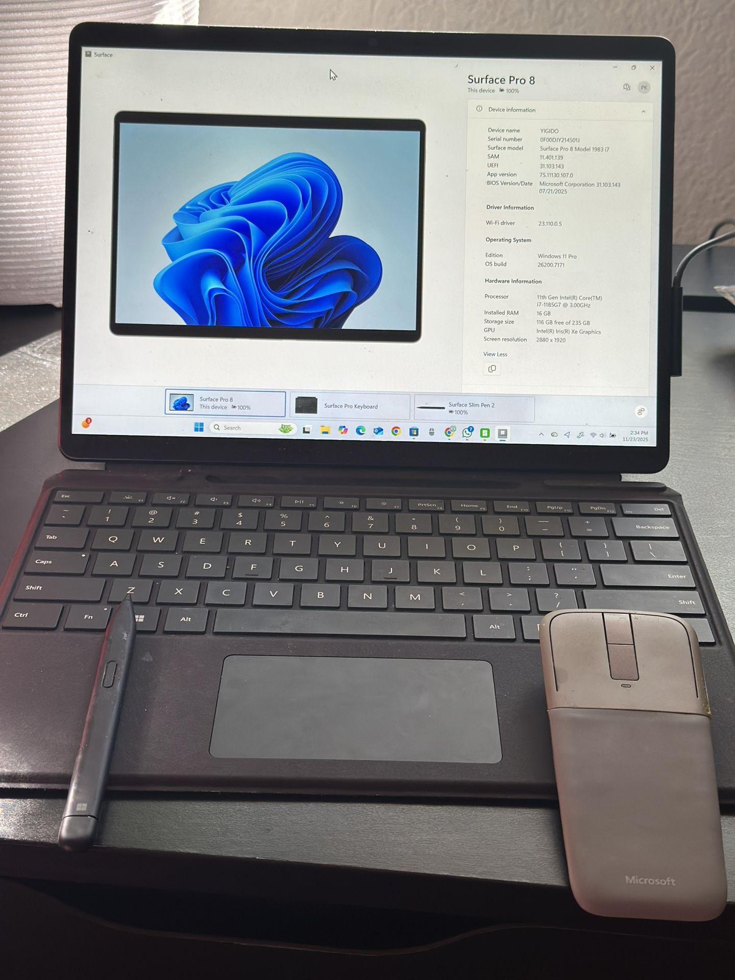 Microsoft Surface Pro 8 I7  @ 3 GHZ 16G Storage 256G