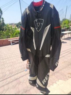 Rev'it Venom Suit size 54