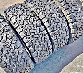 275 60 20 Bfgoodrich ko2 tires Con 80% de Vida Las 4