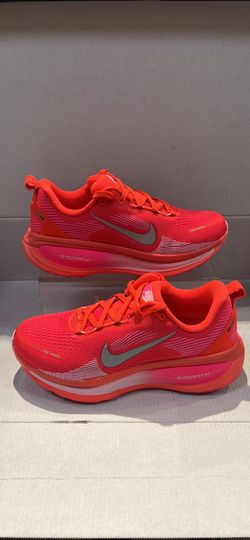 NIKE WOMANS VOMERO 18 ZOOMX
