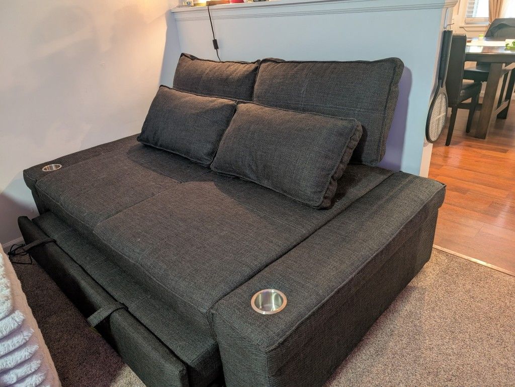Pull Out Sleeper Couch With Cup Holders