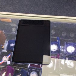 Apple iPad (10th Generation) 10.9” – Blue – Excellent Condition 💙