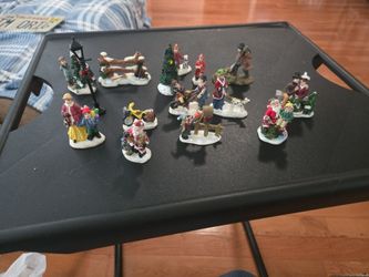 15 Christmas village people.