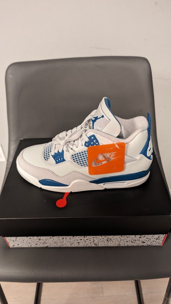 Jordan 4 Retro Military Blue 