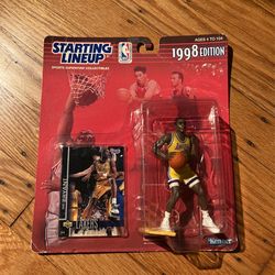 Kobe Bryant 1998 Starting Lineup Figurine & Basketball Card. Factory Sealed & Serial Numbered. Great Condition! LA Lakers NBA Legend 