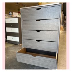 Dresser/ Five drawers dresser