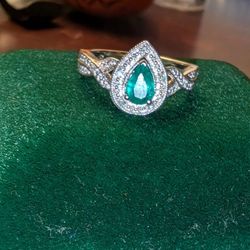 Emerald & Silver Ring 