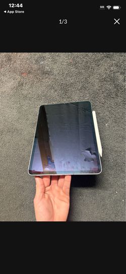 IPad Pro 11 inch 3rd gen M1 chip  128 gb (comes with Apple Pencil)