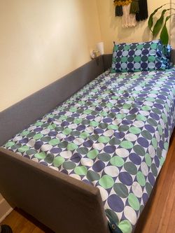 Twin Daybed + Mattress