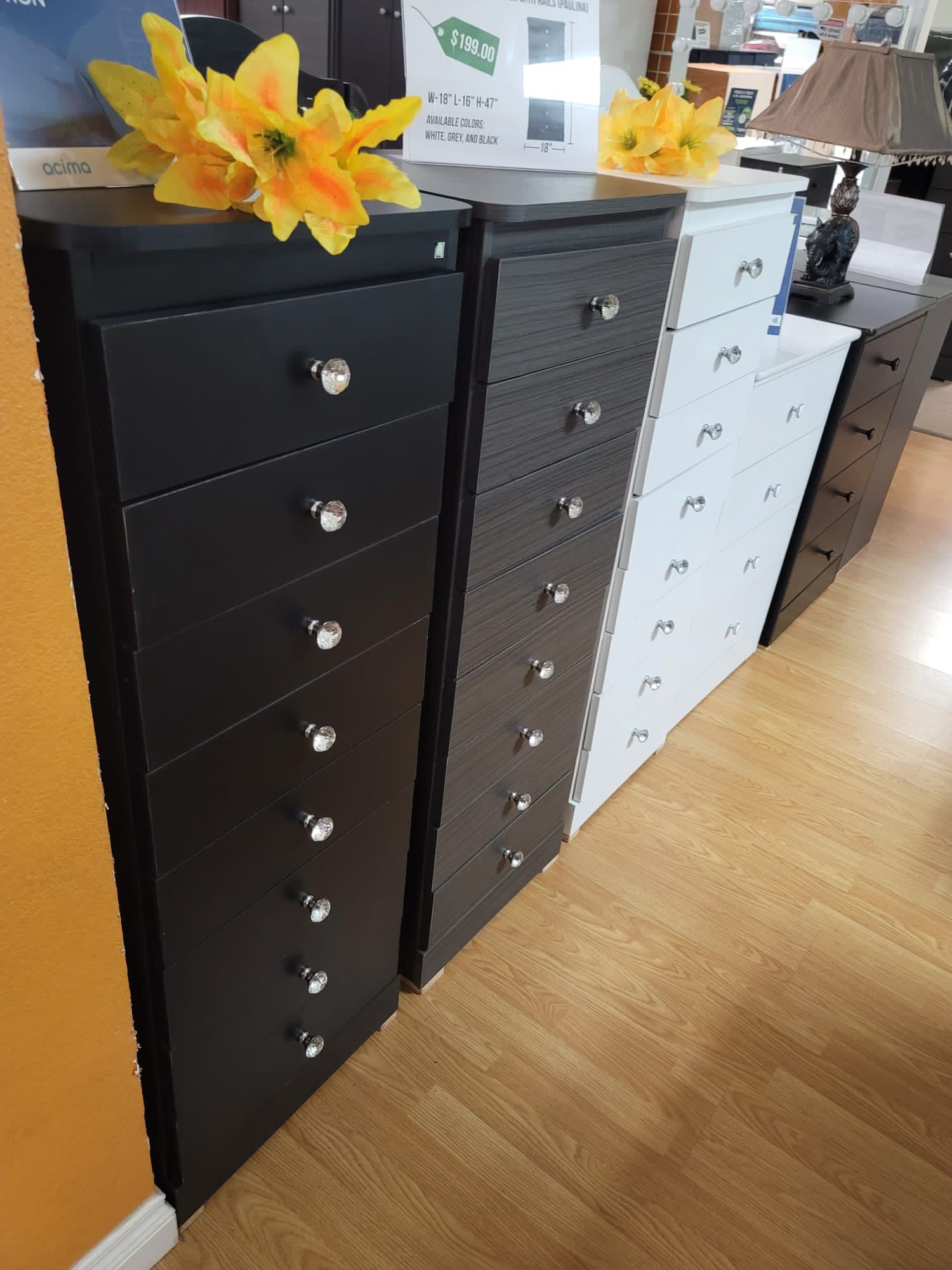 8 Drawers Paulina Dresser With Diamonds 💎 Knobs 