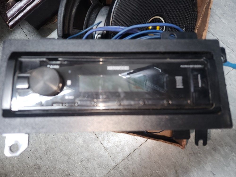 Kenwood Single Din BT Streaming Head Unit, Very Good Condition
