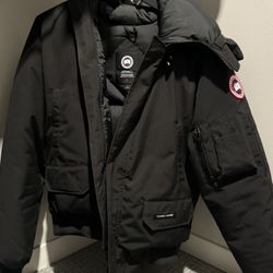 Pre-owned, Like New, Men’s Large Canada GooseChilliwack Bomber W/ Upgraded Hood Reflective Trim