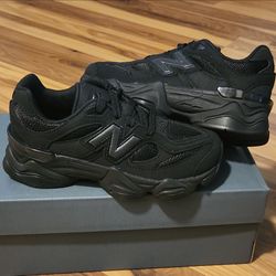1.5y New balance 9060 triple black with box brand new