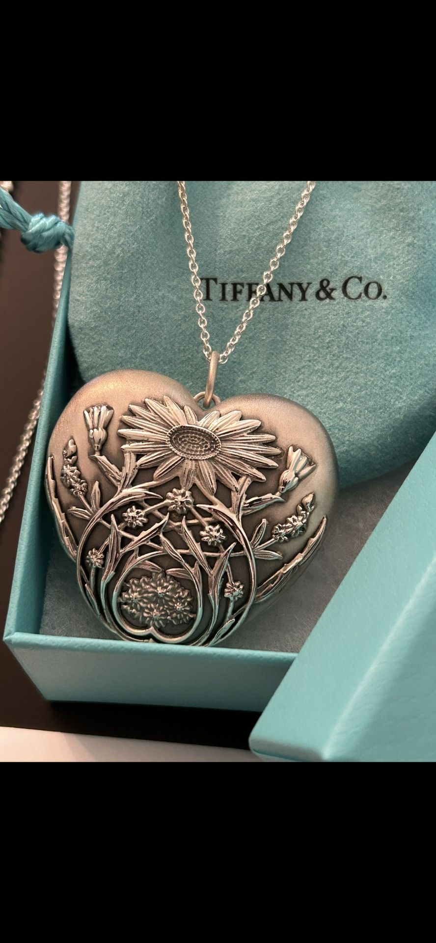 TIFFANY & CO LOCKET