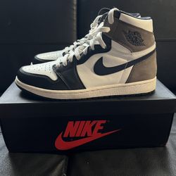 Jordan 1 Retro High “Dark Mocha” 10.5 (Gently Worn)
