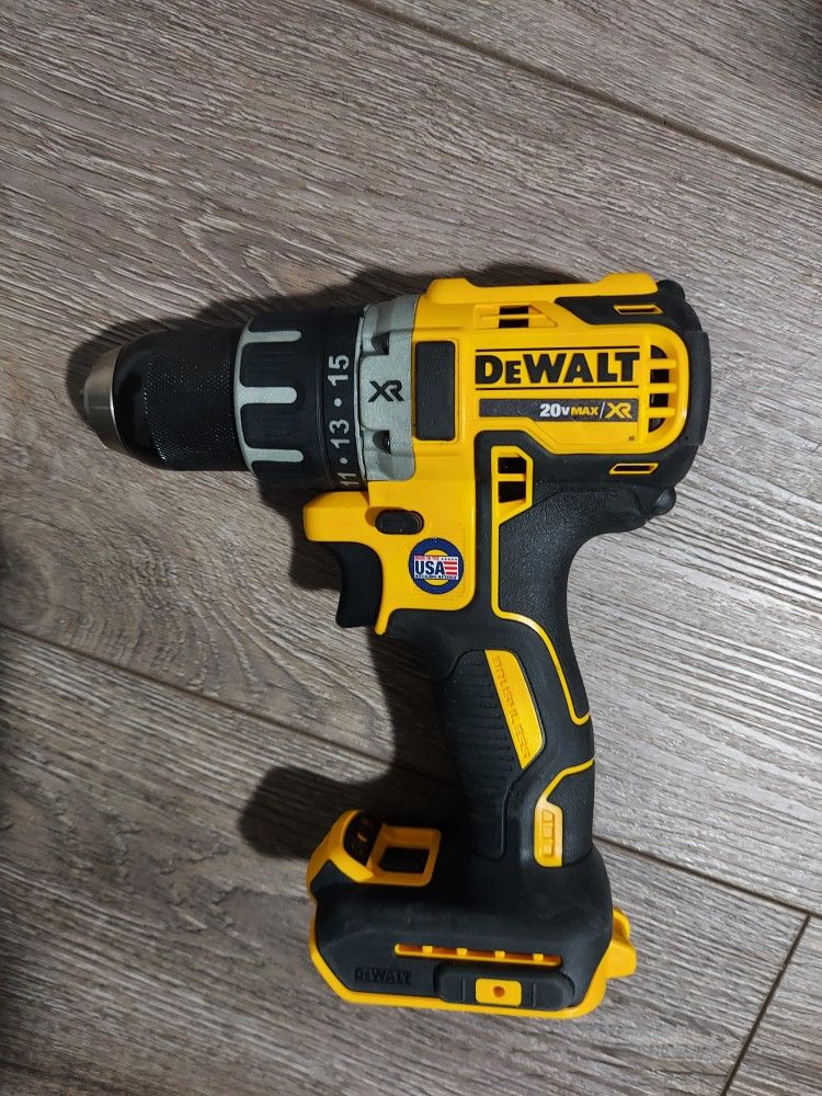 DEWALT 20-Volt MAX XR with Tool Connect Cordless Brushless 1/2 in. Hammer Drill/Driver (Tool-Only)
