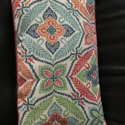 4 Sofa Pillows 