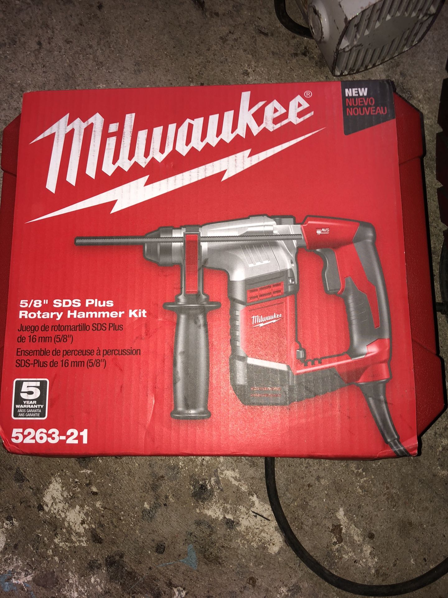 Milwaukee 5.5 Amp 5/8 in. Corded SDS-plus Concrete/Masonry Rotary Hammer Drill Kit with Case