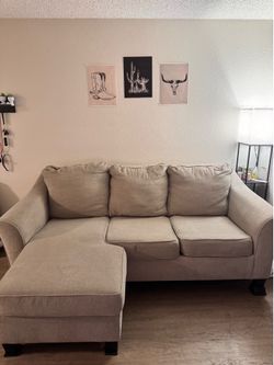 Couch w/pullout bed