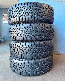 275/65/18 Falken vendo un set de llantas usadas excelente condiciones de vida las 4 ✅🤩I am selling a set of used tires, all 4 in excellent living con