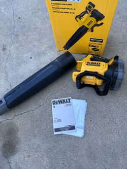 DEWALT 20V MAX 125 MPH 450 CFM Brushless Cordless Handheld Leaf Blower with Concentrator Nozzle (Tool Only)