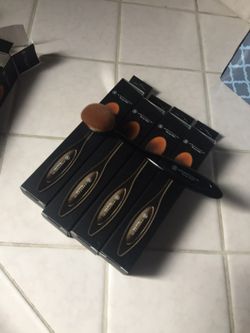 New makeup brushes