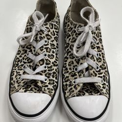 Girls Converse Size 2 
